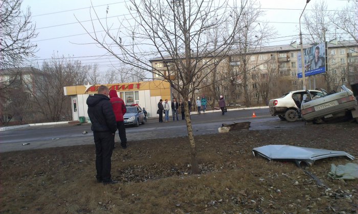 Место ДТП с пятью погибшими в Красноярске до сих пор оцеплено