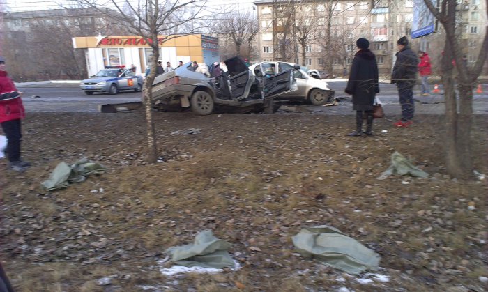 Место ДТП с пятью погибшими в Красноярске до сих пор оцеплено