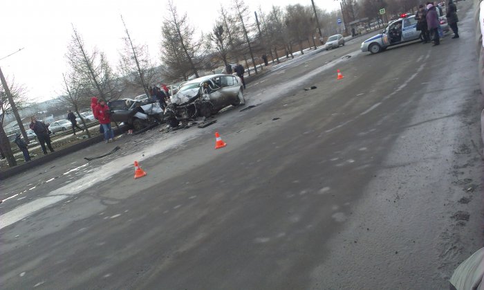 Место ДТП с пятью погибшими в Красноярске до сих пор оцеплено