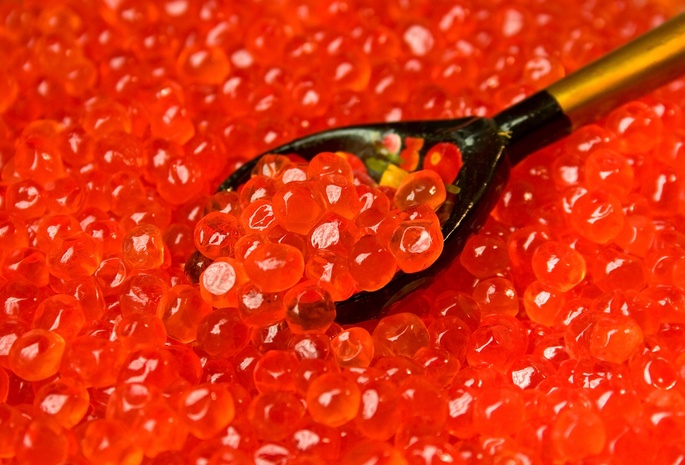 Красная икра в России перестала быть деликатесом