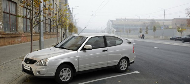 Lada Priora подешевела на 100 тысяч рублей