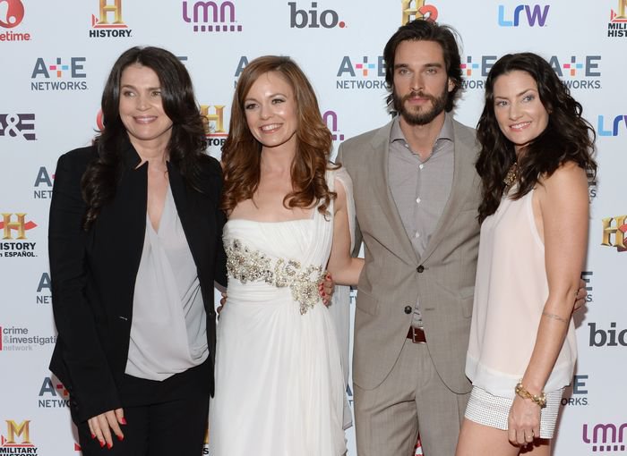 Любовь и смерть в «Ведьмах Ист-Энда» Любовь и смерть в «Ведьмах Ист-Энда»