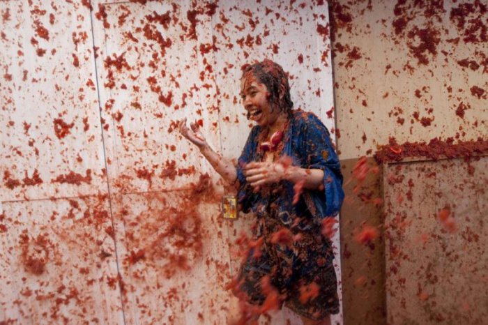 Томатное безумие: фестиваль Ла Томатина в Испании