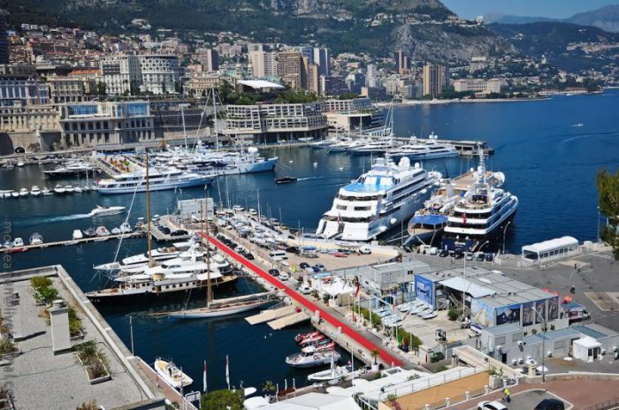 Монако - место, куда стекаются все деньги мира.