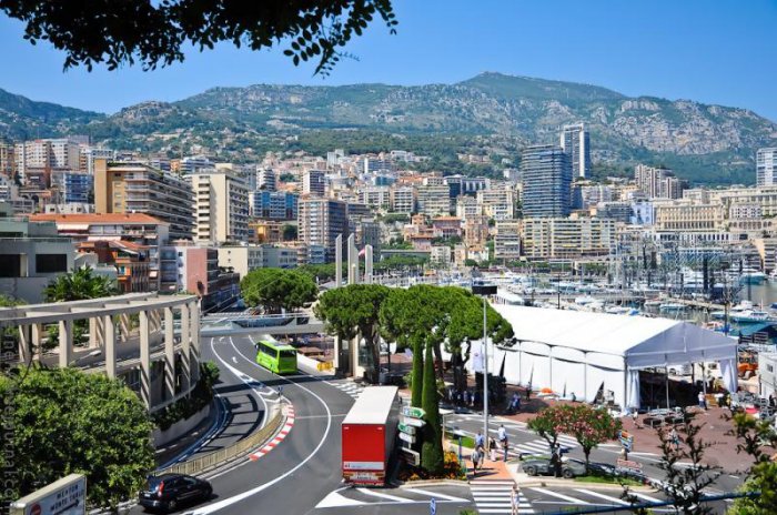Монако - место, куда стекаются все деньги мира.