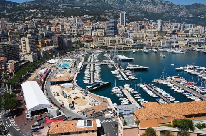 Монако - место, куда стекаются все деньги мира.