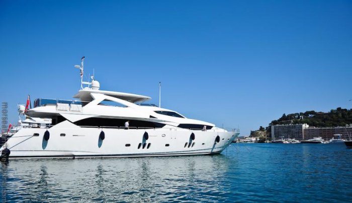 Монако - место, куда стекаются все деньги мира.