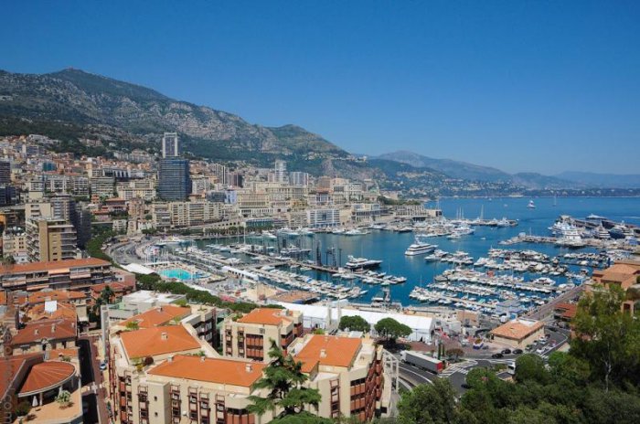 Монако - место, куда стекаются все деньги мира.