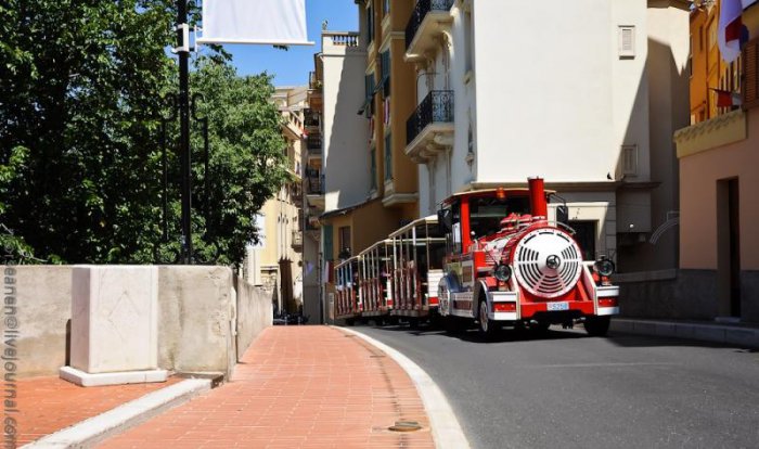 Монако - место, куда стекаются все деньги мира.