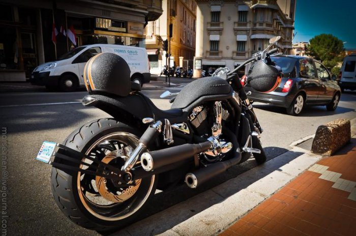 Монако - место, куда стекаются все деньги мира.