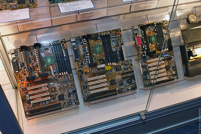 Галерея компьютерной эволюции