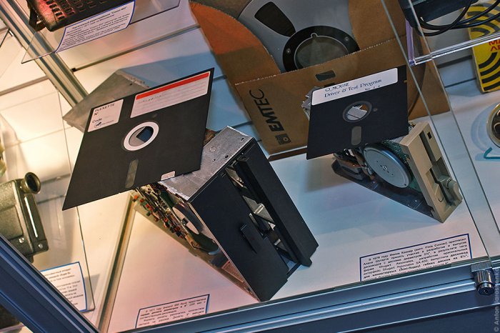 Галерея компьютерной эволюции