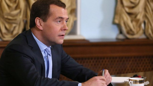 Российские чиновники будут сдавать полученные подарки на оценку