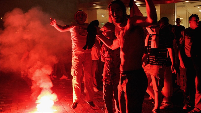 Футбольные фанаты со всей Европы едут в Киев поддержать Майдан