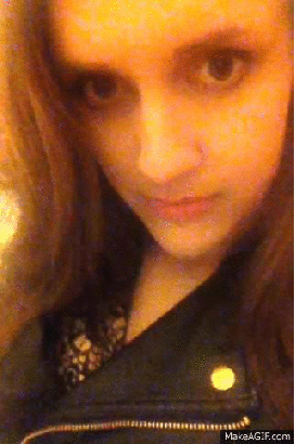 Девушки кривляются (23 фото)