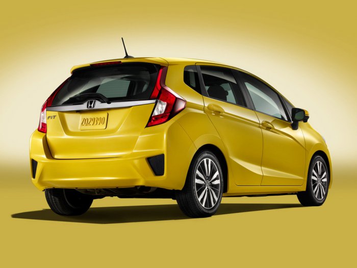 Новая Honda Fit стала меньше, но просторнее