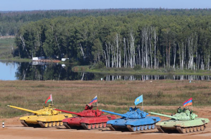 Минобороны: более 40 стран хотят участвовать в "танковом биатлоне"