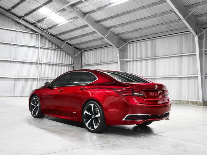 Новый седан Acura TLX доедет до России к концу 2014 года