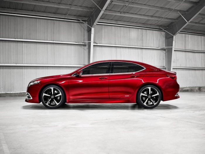Новый седан Acura TLX доедет до России к концу 2014 года