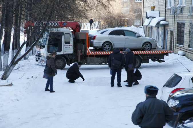 В Красноярске пассажира и водителя «Toyota Avensis» расстреляли из-за крупной суммы долга?