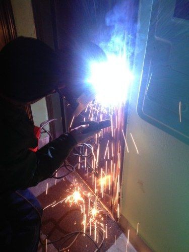 Заварил шумным соседям дверь