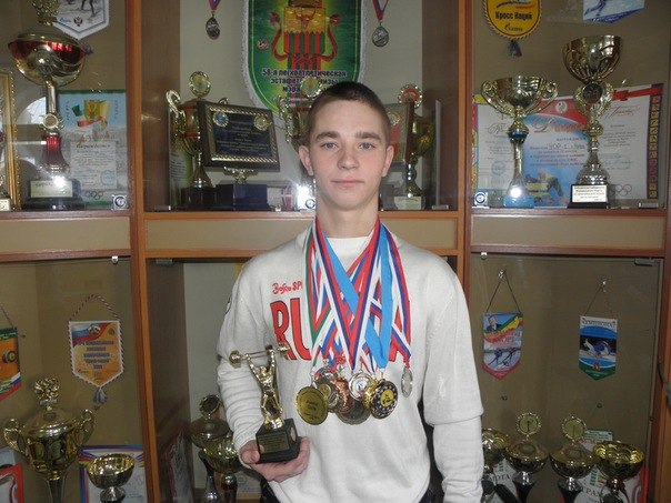 Валя, я больше не могу. Они меня ночью убивать будут... Валя, я больше не могу. Они меня ночью убивать будут...