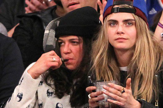 Актриса Мишель Родригес призналась, что встречается с моделью Карой Делевинь