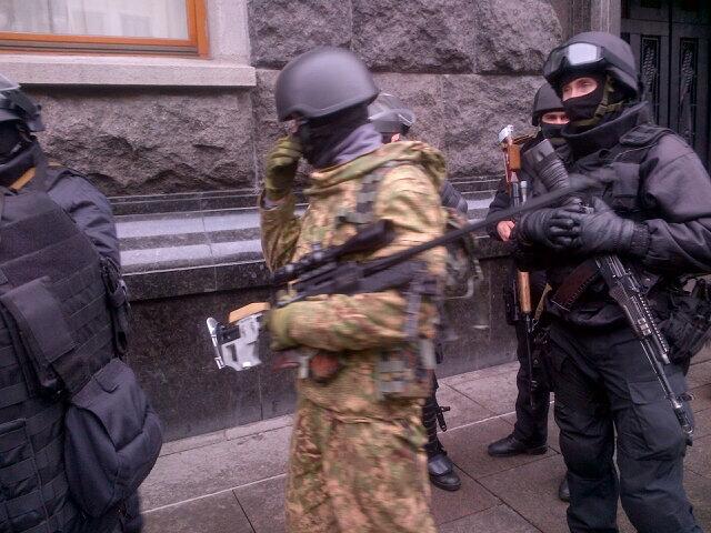 На Майдане стреляют в милицию (обновляется) На Майдане стреляют в милицию (обновляется)