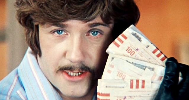 Как не нужно обращаться с деньгами (9 фото)