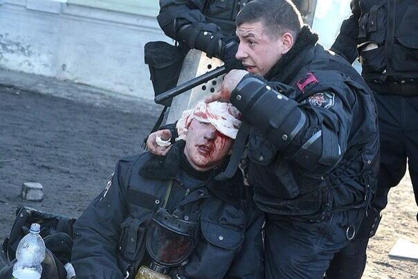 На Майдане стреляют в милицию (обновляется) На Майдане стреляют в милицию (обновляется)