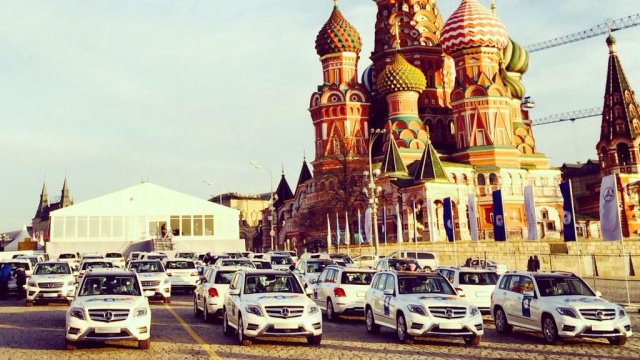 Медведев подарил олимпийцам 45 джипов Mercedes