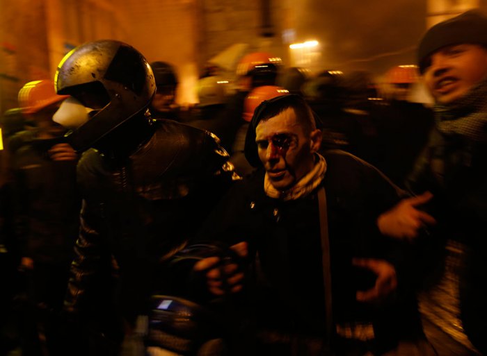 Беспорядки в Киеве возобновились (35 фото)