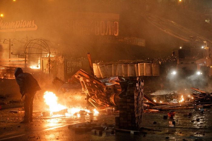 Беспорядки в Киеве возобновились (35 фото)