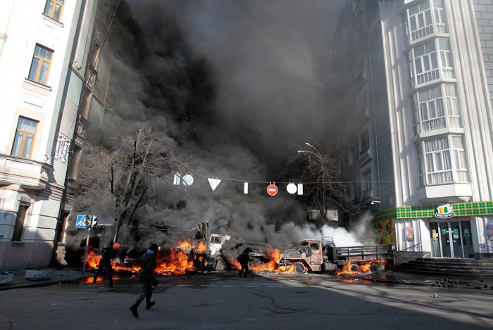 Беспорядки в Киеве возобновились (35 фото)