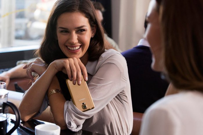Samsung представила смартфон Galaxy S5