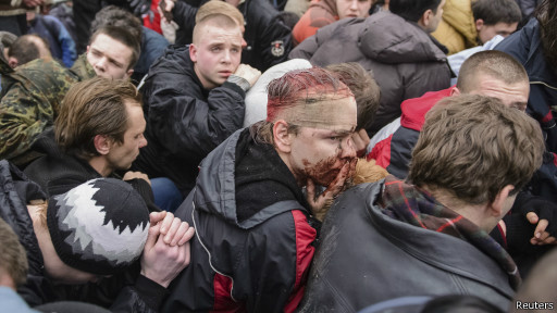 На видео, вопрос майдаунам - "Ребята, вам  вам страшно?" - "Да!"