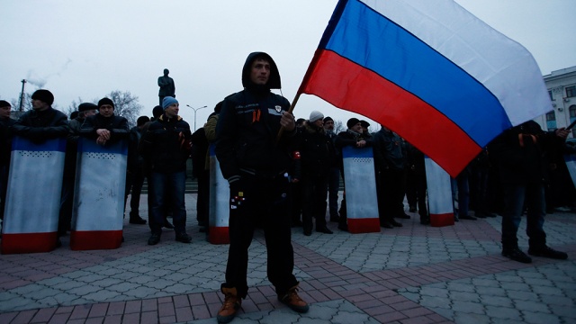 На антивоенном митинге в Москве начались задержания
