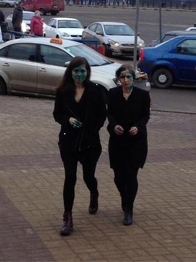 Толоконникову и Алехину в Нижнем Новгороде облили зеленкой