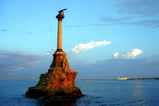 Севастополь проведет референдум по вхождению в состав РФ