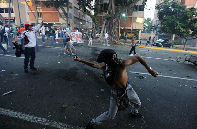 Число погибших в ходе акций протеста в Венесуэле достигло 20 человек