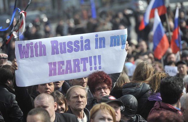 Жители Донецка требуют референдума о статусе региона Жители Донецка требуют референдума о статусе региона