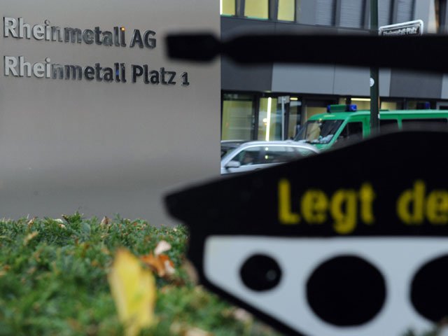 Германия приостанавливает сотрудничество с Россией в военной сфере Германия приостанавливает сотрудничество с Россией в военной сфере