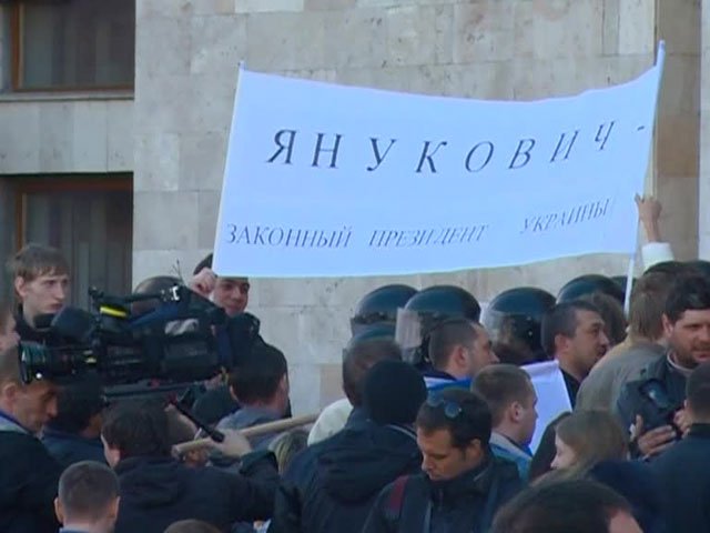 Харьков и Донецк митингуют против политики Киева и требуют референдума