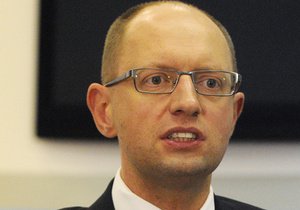 Рогозин высмеял идею «Яйценюка» занять место России в G8