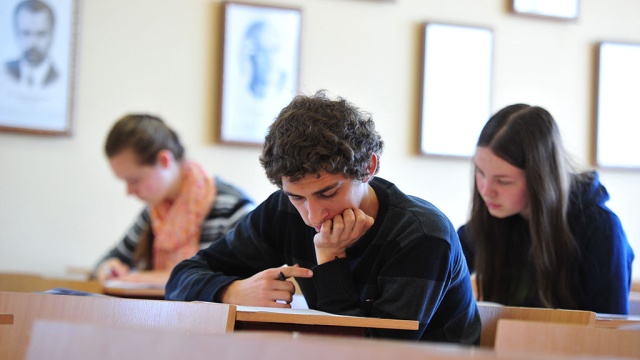 В вузах и школах пройдут уроки по ситуации в Крыму