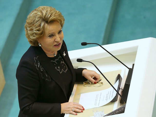 Песков с Матвиенко обвинили Киев в недееспособности и деградации Песков с Матвиенко обвинили Киев в недееспособности и деградации