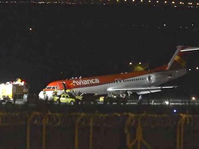 В Бразилии пилот посадил пассажирский самолет на брюхо