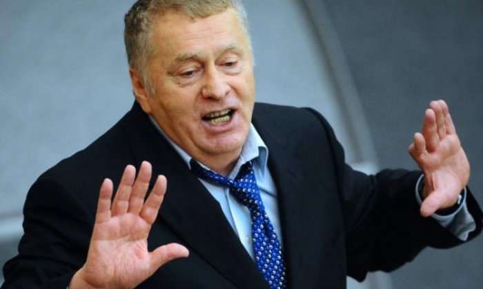 Жириновский предлагает продавать табак по медсправкам