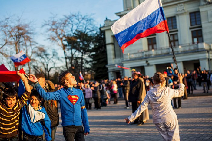 Крым митингует в поддержку России | 19 фото
