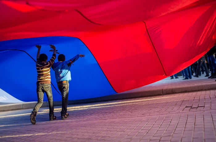 Крым митингует в поддержку России | 19 фото